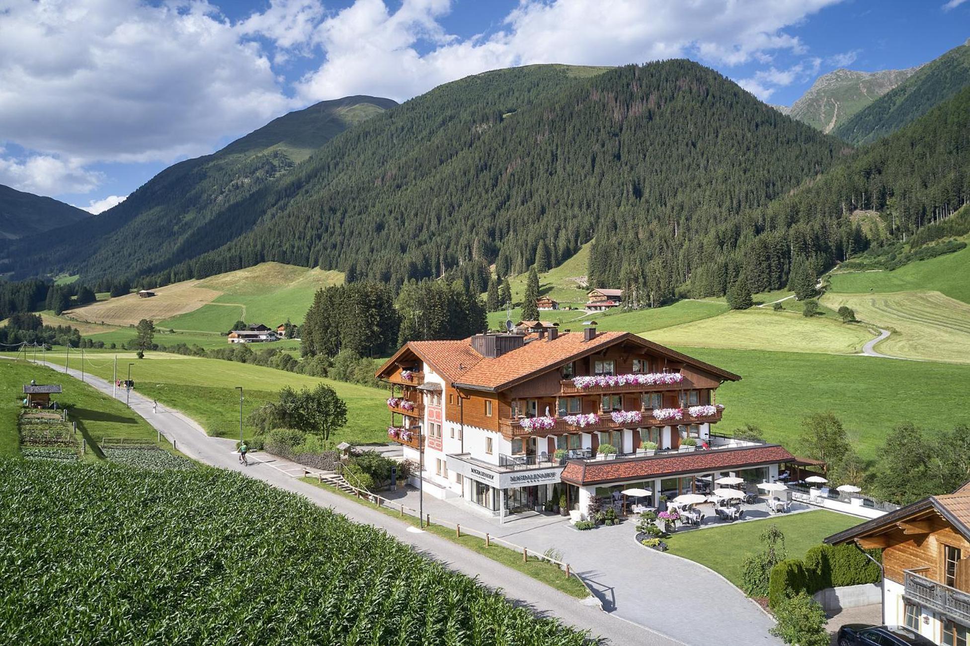 Vitalpina Hotel Magdalenahof Santa Maddalena in Casies Esterno foto