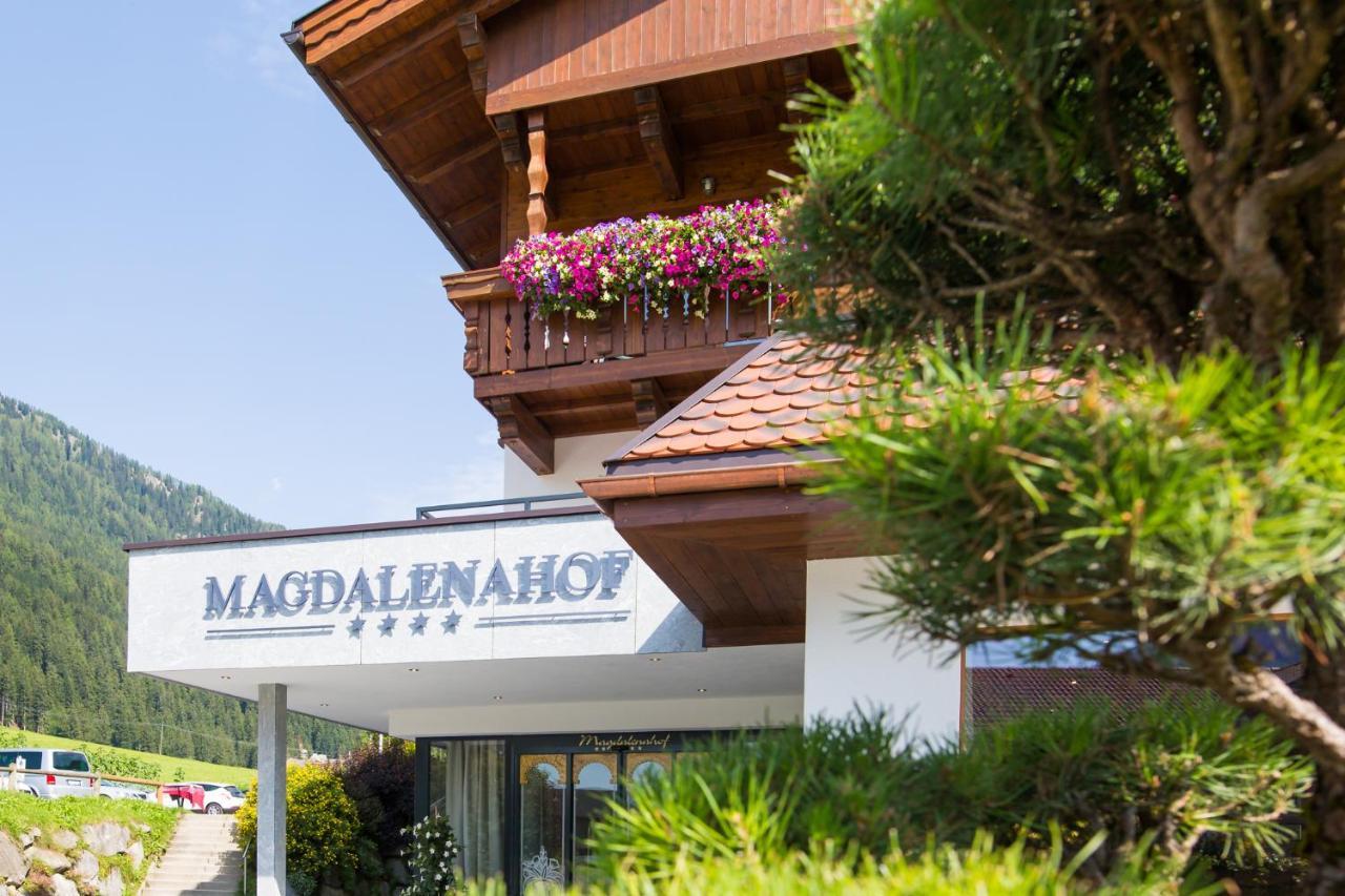 Vitalpina Hotel Magdalenahof Santa Maddalena in Casies Esterno foto